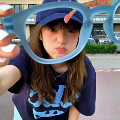 彩象岛的女孩儿